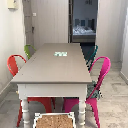 Charmante Maison, Terrasse Vue شقة لي سابلِ دولونْ